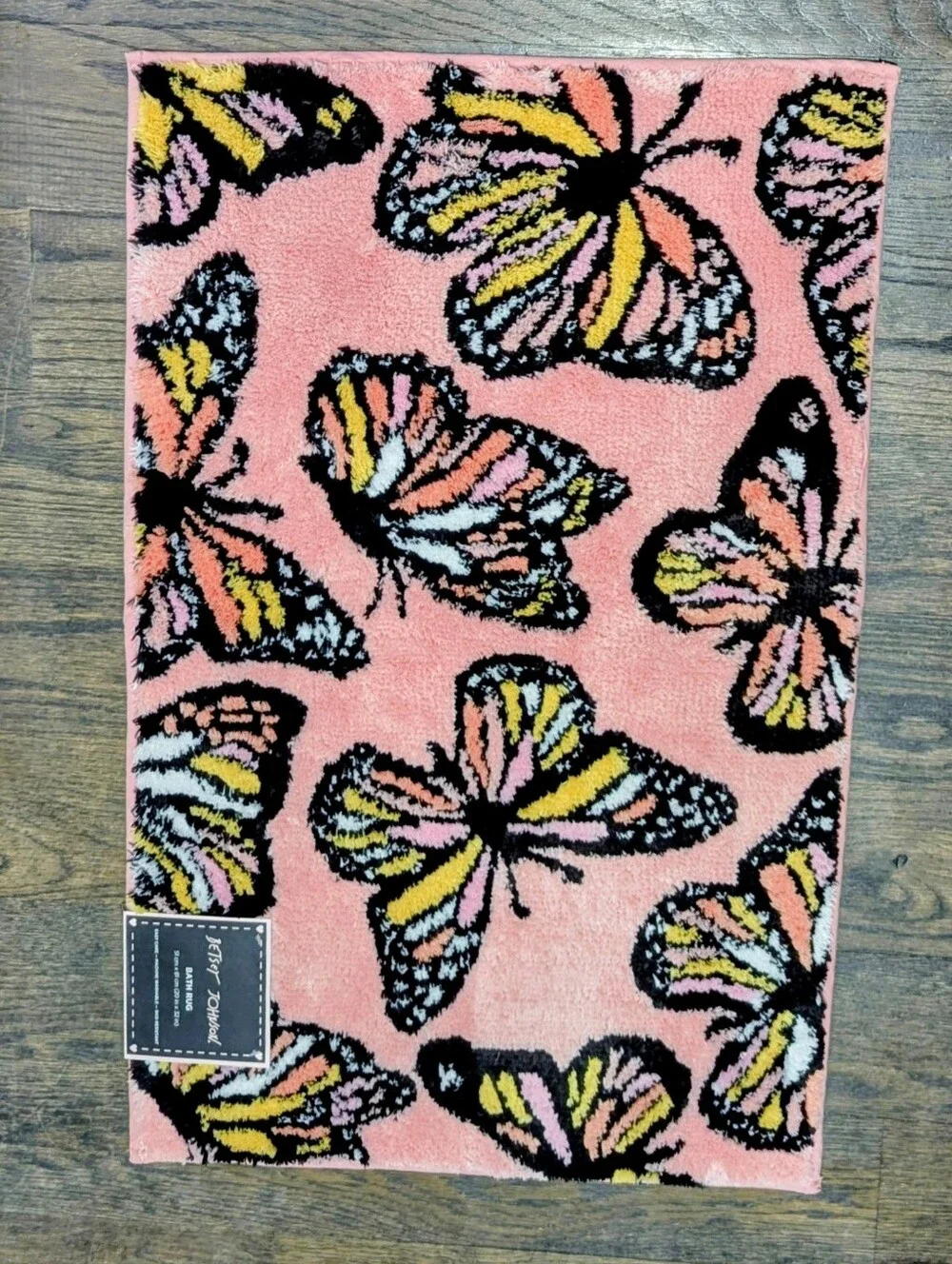 🦋NEW Betsey Johnson Pink Bath Rug Butterfly Non-Slip Bottom 20x32”
